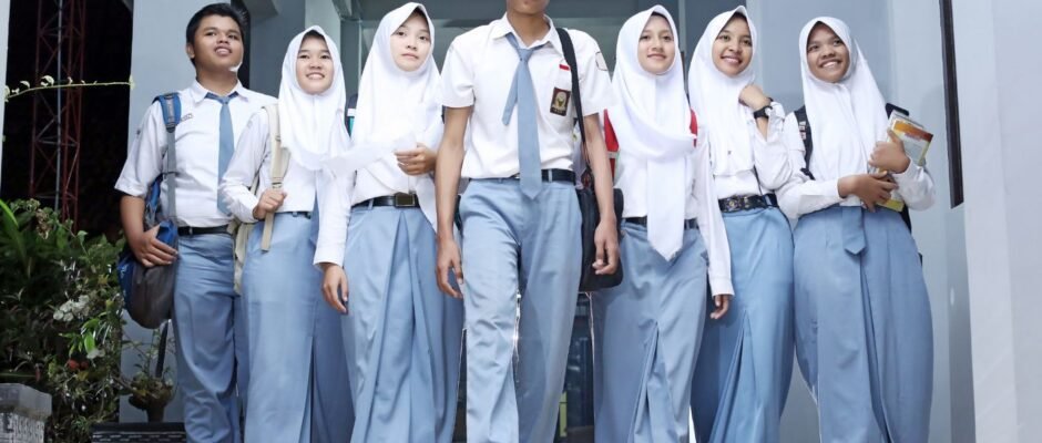SE Mendikdasmen Beri Kepastian Guru Honorer Kembali Mengajar - OkeWarta.com