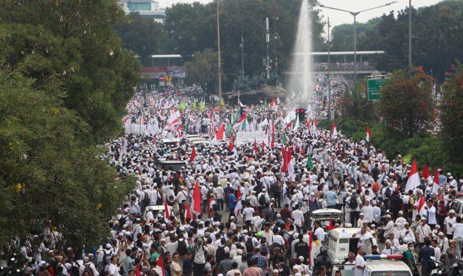 Golkar Minta Pendana Demo Segera Hentikan Aksi - OkeWarta.com